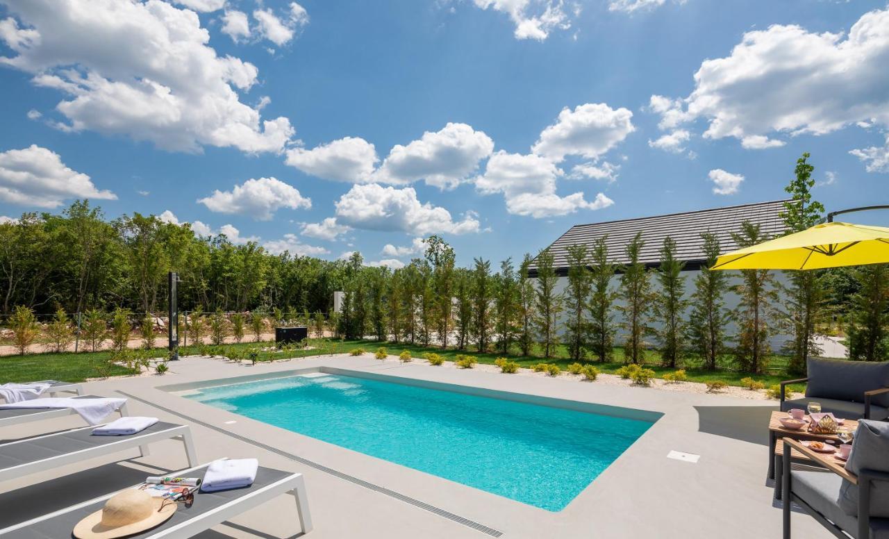 Bandelli Villas Oklaj Exteriör bild