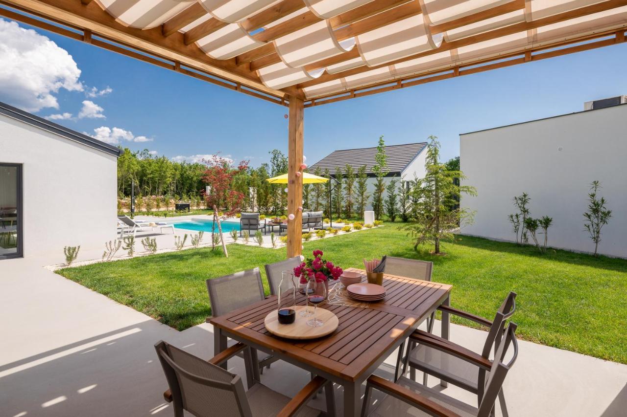 Bandelli Villas Oklaj Exteriör bild
