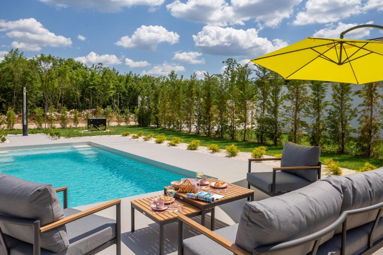 Bandelli Villas Oklaj Exteriör bild