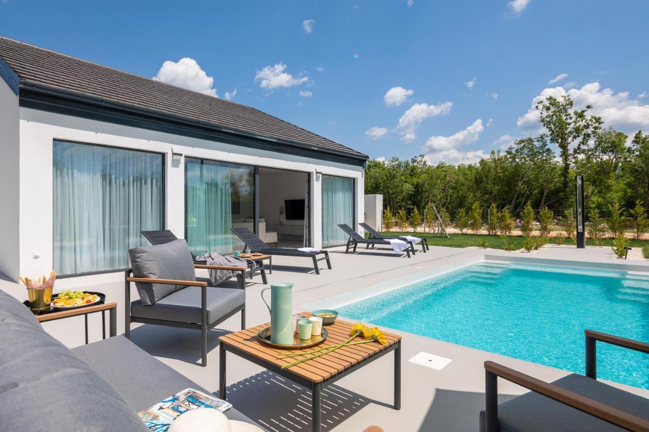 Bandelli Villas Oklaj Exteriör bild