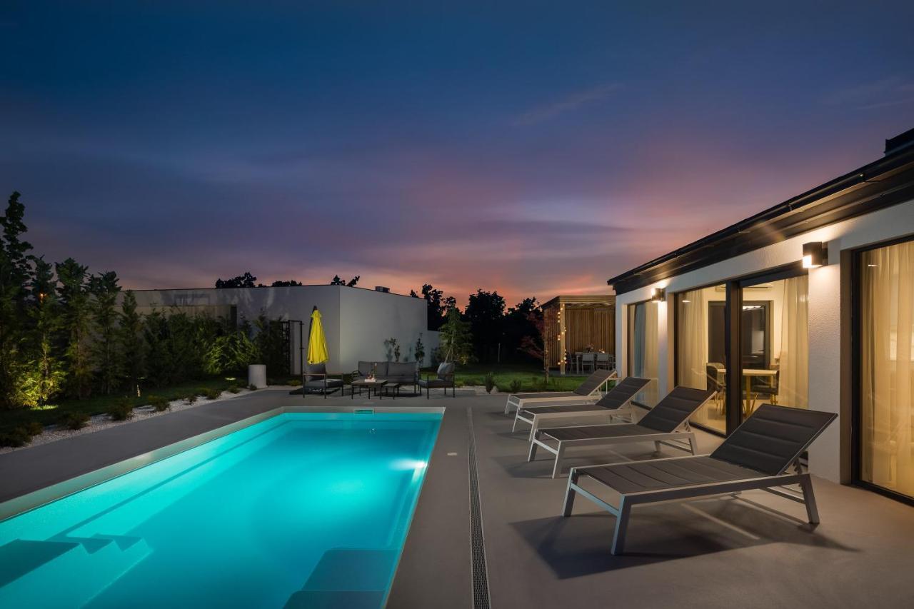 Bandelli Villas Oklaj Exteriör bild