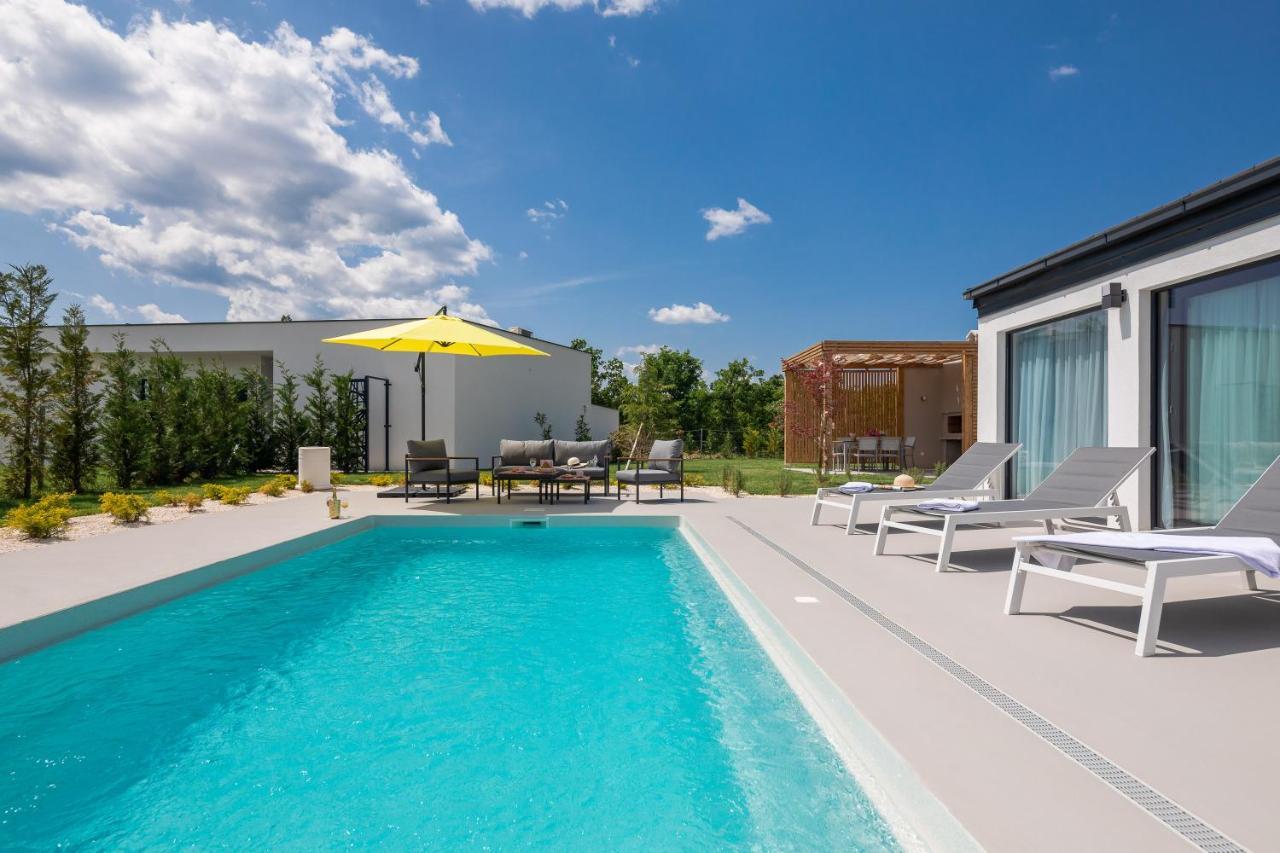 Bandelli Villas Oklaj Exteriör bild