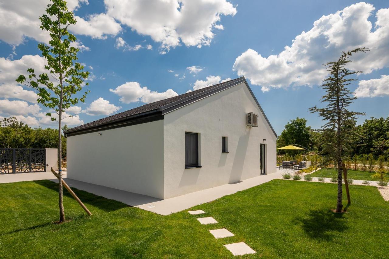 Bandelli Villas Oklaj Exteriör bild